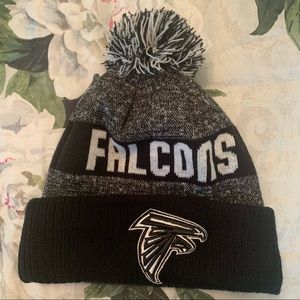 New Era Atlanta Falcons Beanie with Puff on Top